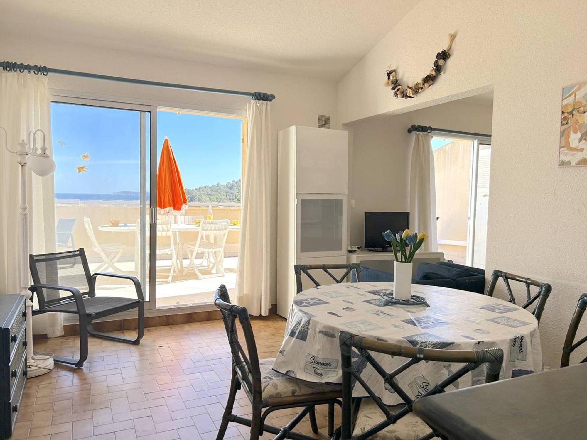 Appartement 3 Pieces 6 Pers Avec Terrasse, Clim, Piscine Privee, Parking - Fr-1-251-81 Le Lavandou Zewnętrze zdjęcie
