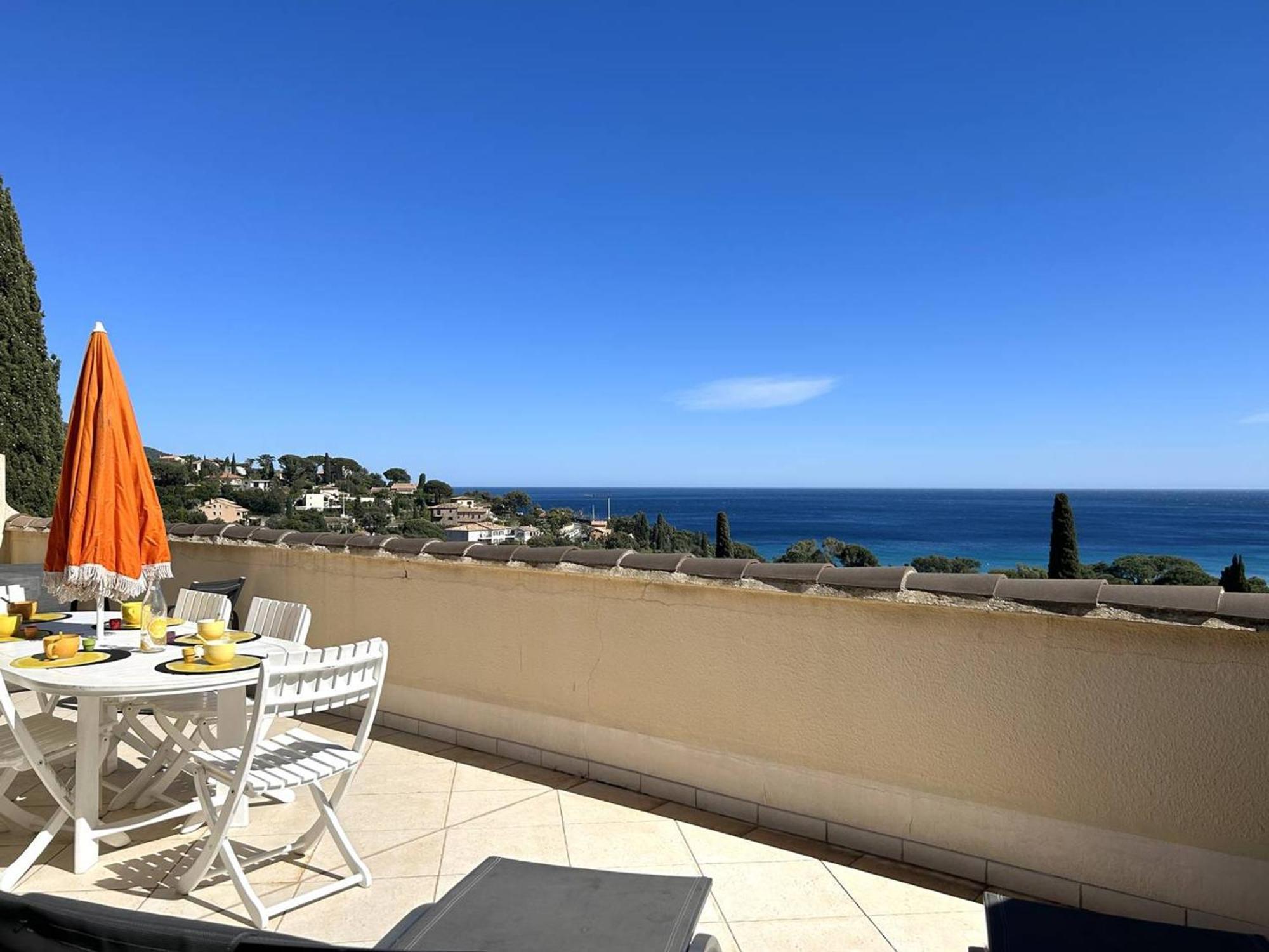 Appartement 3 Pieces 6 Pers Avec Terrasse, Clim, Piscine Privee, Parking - Fr-1-251-81 Le Lavandou Zewnętrze zdjęcie